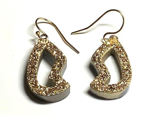 Horn and Fresh Water Pearl Weave