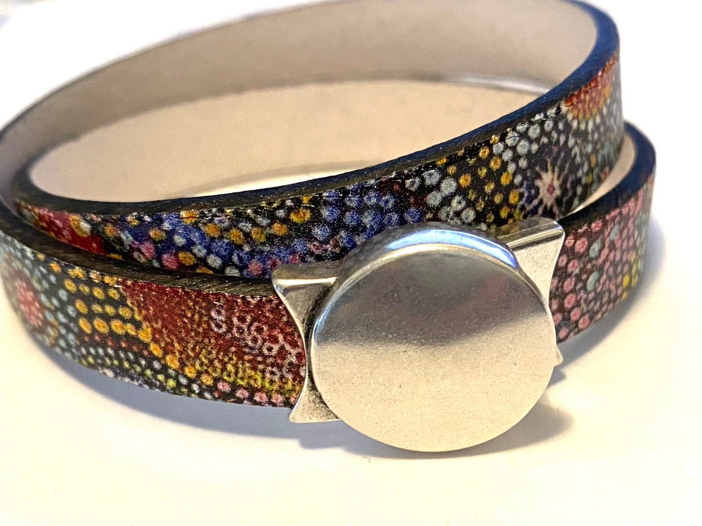 Round Magnetic Clasp with Leather Bracelet