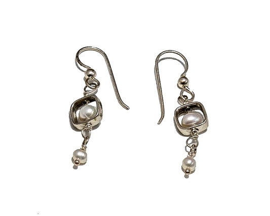 Fresh Water Pearl in Square Earrings