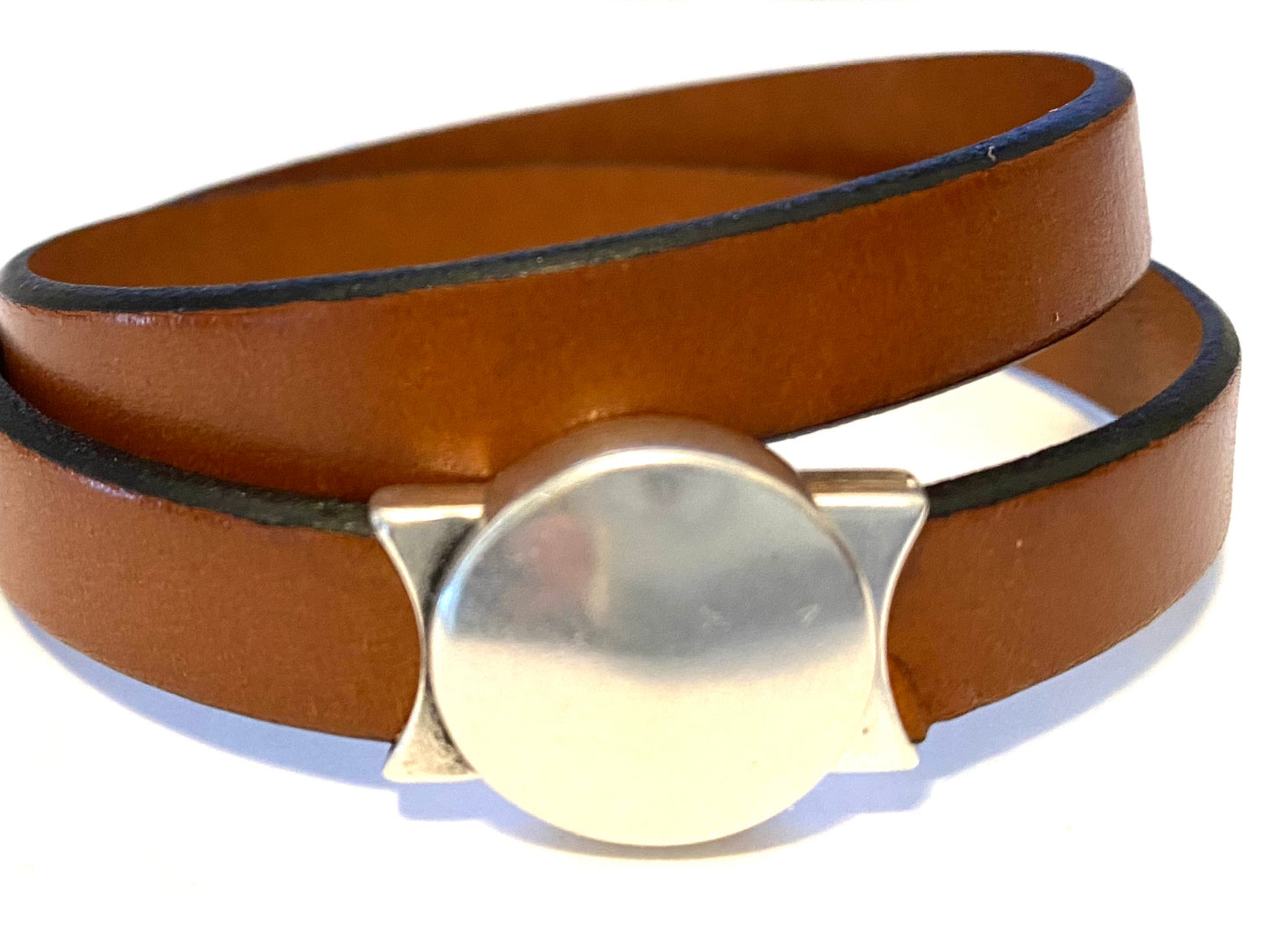 Round Magnetic Clasp with Leather Bracelet
