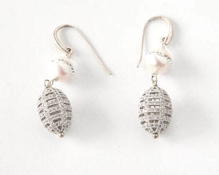 Crystal and Fresh Water Pearl Earring