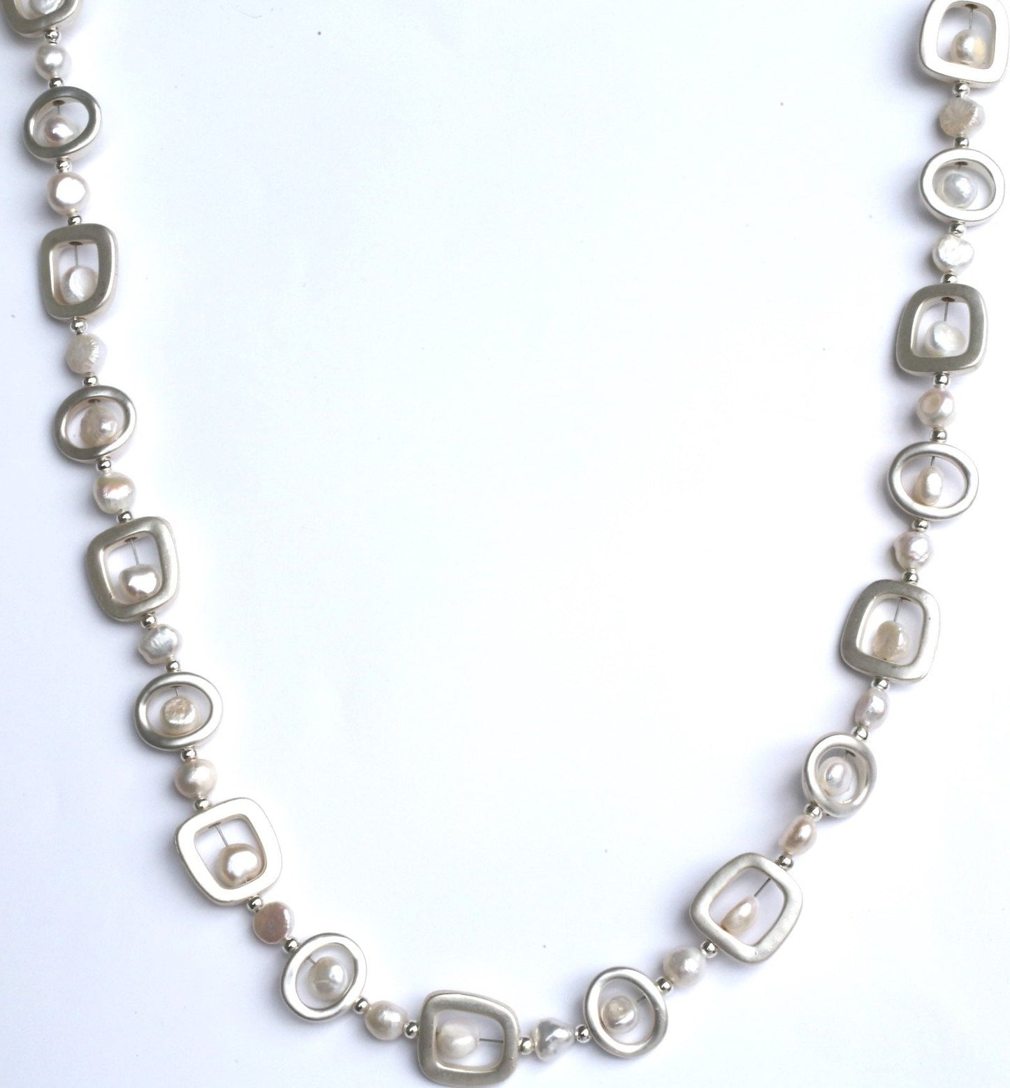 Short Fresh Water Pearl and Silver Necklace